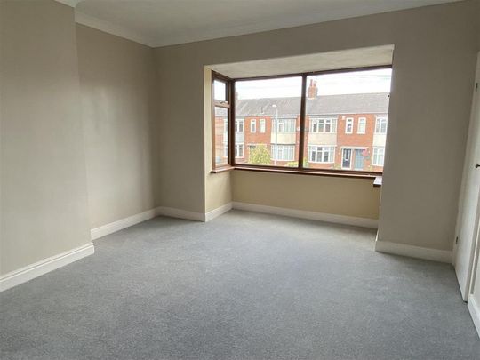 2 bedroom end of terrace house to rent - Photo 1