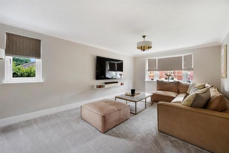 6 bedroom detached house to rent - Photo 3