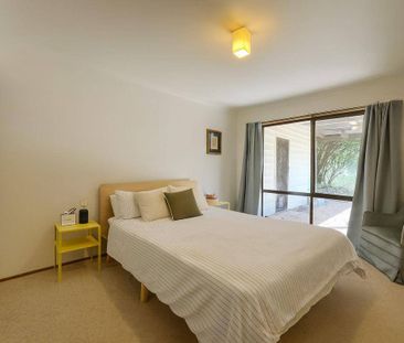 Spacious 3 Bedroom Home With Stunning Views - Photo 3