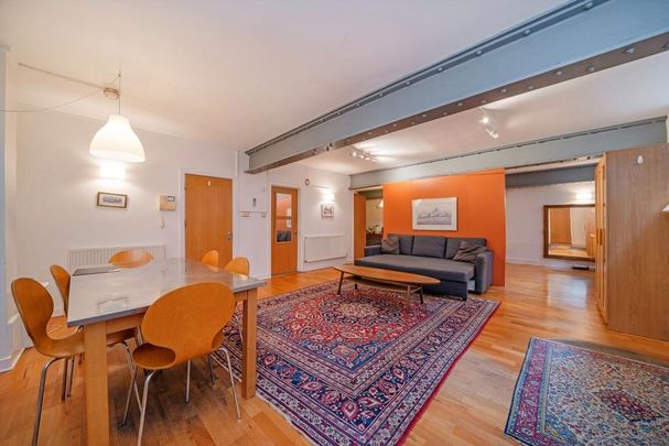 Studio to rent - Photo 1