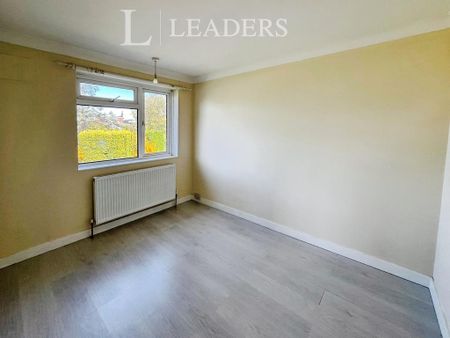 3 bedroom semi-detached house to rent - Photo 2