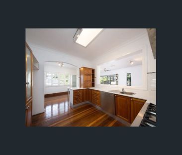 28 Ernest Street, Camp Hill, Qld 4152 - Photo 1