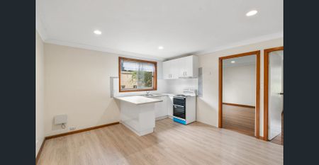 Great Self Contained Two Bedder! - Photo 3