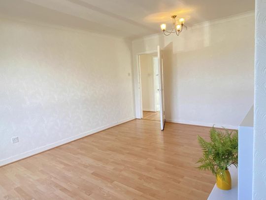 93 Hillington Road South - Photo 1