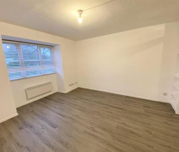 Studio to rent - Photo 6