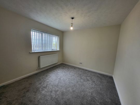 Pinfold, Bradford - Photo 1