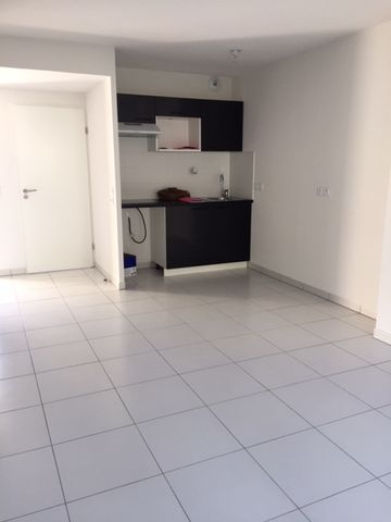 Location Appartement 3 pièces 68m² - Photo 4