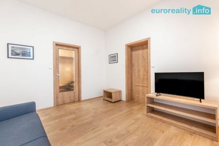 Pronájem bytu 2+1 69 m², náměstí Míru, Mladá Boleslav - Фото 2