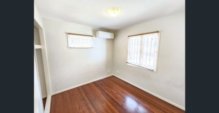Large Family Home In Convenient Location - Photo 4