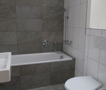 Charming house located in a quiet and green village - Photo 4