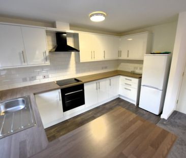 2 bedroom Flat in Flat 23, Leeds - Photo 2