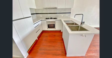 Sparkling Townhouse in the Heart of Box Hill - Photo 2