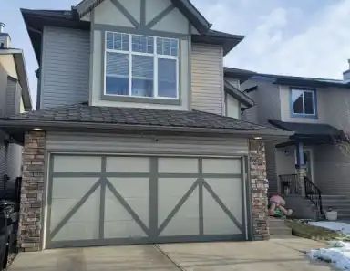 3 Bedrooms house in New Brighton- Calgary(Full house but Basement not Included) | Calgary - Photo 1