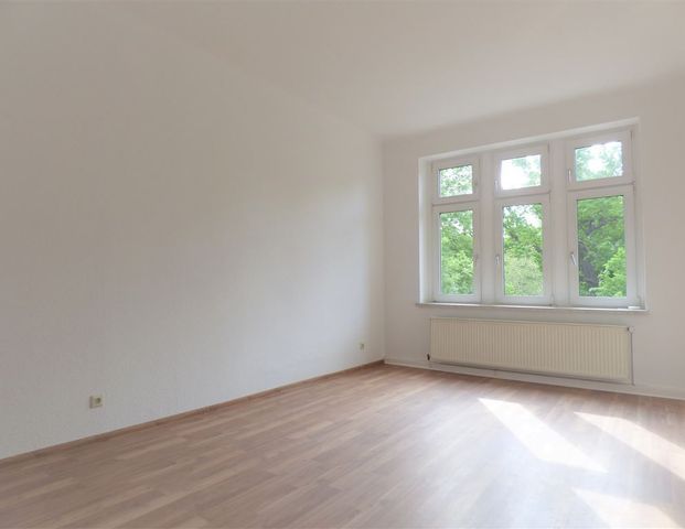 Leutzsch - Schöne 3 Zi.- Whg., Gäste WC, Loggia, frisch saniert! - Photo 1