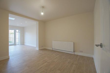 3 bedroom terraced house to rent - Photo 2