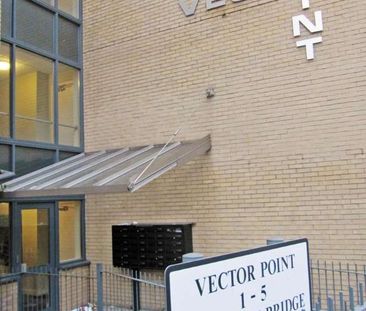 Hainault Bridge Parade, Hainault St, IG1 - Photo 5