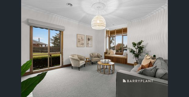 Stunning Federation-Style Family Estate on 1,587m² (approx.) - Photo 1