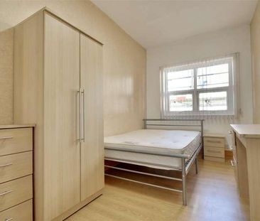 Sandringham Apartments, Osborne Road, Southsea, PO5 - Photo 6