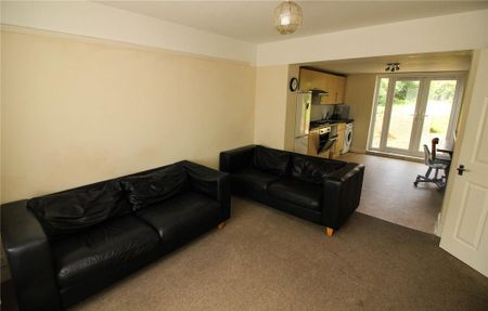 4 bedroom detached house to rent - Photo 2
