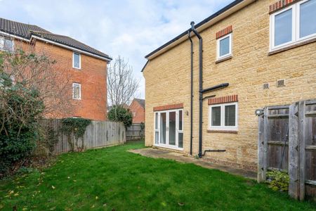 Mercer Gardens, Faringdon, Berkshire, SN7 - Photo 4