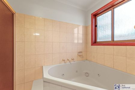 16 Walker Place, Yass NSW 2582 - House For Rent | Domain - Photo 5