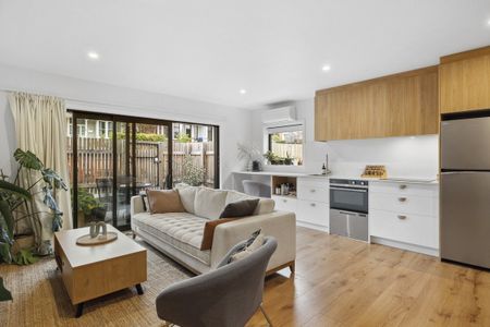 Luxury Apartment - Photo 2