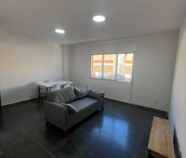 Alquiler de piso en Calle Tetuán - Photo 5