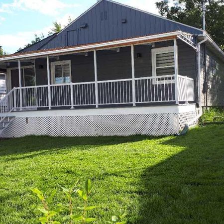 Maison détachée à louer, 4 ch, 2 SDB, stationnement arrière, air climatisé, terrasse arrière, 2 min du métro Monk (ligne verte) - Photo 4