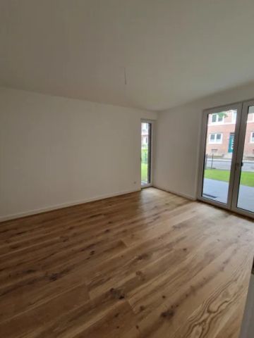 Neubau-Erdgeschosswohnung mit Terrasse in Fuhlsbüttel - Foto 2