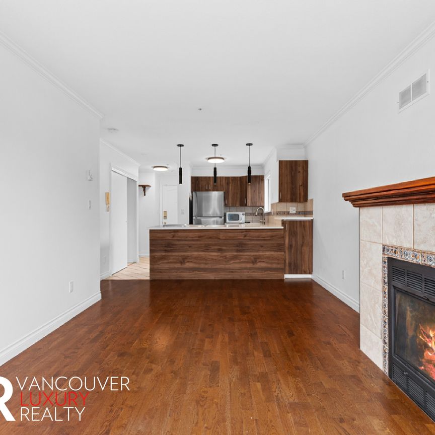 Condo in Vancouver West Side, BC - Photo 1