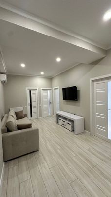 Apartament cu 3 camere in zona Avantgarden - Photo 1