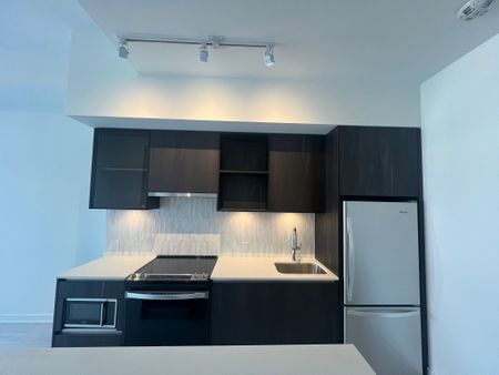 For Lease - 395 Dundas Street Unit# 203, Oakville, Ontario - Photo 2