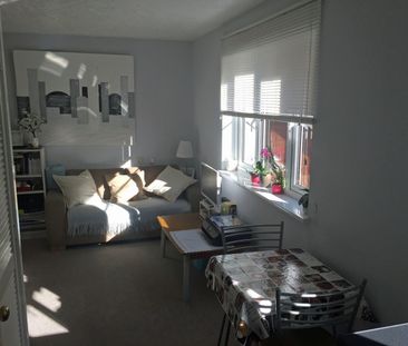 Studio Flat, Captains Place, SO14 - Photo 3