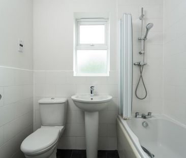 2 bedroom semi-detached house to rent - Photo 6