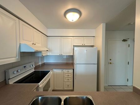 For Lease - 8 Hillcrest Avenue Unit# 1005, Toronto, Ontario - Photo 5