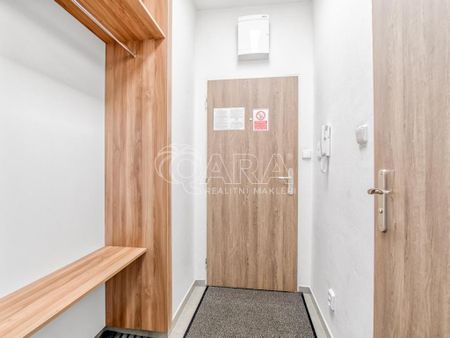 Pronájem bytu 1+kk 32 m2 - Fotografie 3