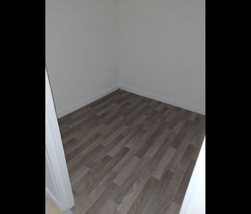 Location Appartement 4 pièces 73 m² Le Blanc - Photo 5