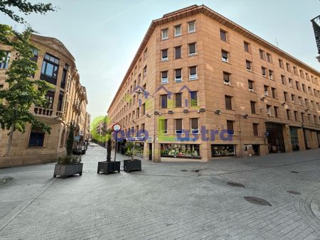 Piso de alquiler en Calle Cristo de Los Milagros, Barrio del Centro - Photo 3