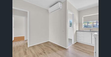 Ground Floor Unit in Small Complex! - Photo 2