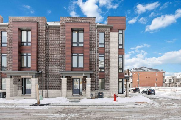 For Lease - 43 Griffith Street, Aurora, Ontario - Photo 1