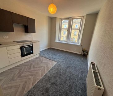 3 bedroom flat to rent - Photo 2