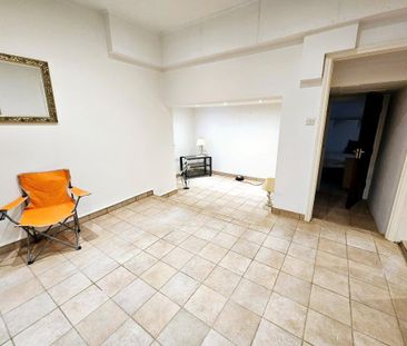 Royal Parade, Eastbourne - Two-bedroom basement flat - Photo 4