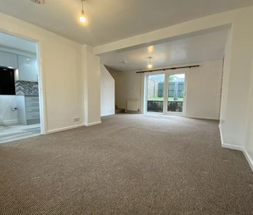 2 bedroom terraced house to rent - Photo 2
