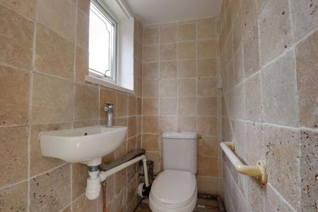 3 bedroom semi-detached house to rent - Photo 5