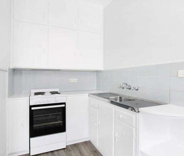 1 Bedroom Unit in Fairy Meadow - Photo 1