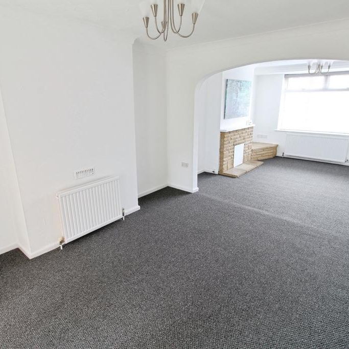 3 bedroom semi-detached house to rent - Photo 1