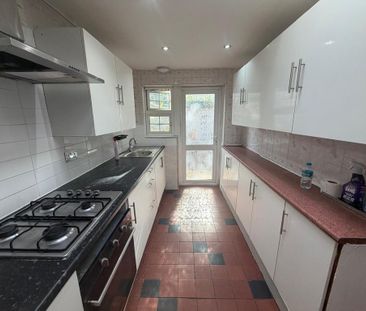 6 bedroom terraced house to rent - Photo 6