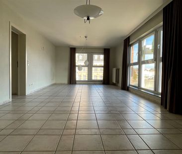 Uniek appartement met terras en 360 graden zicht op Dendermonde - Photo 2