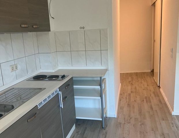 Renovierte 2-Zimmer-Wohnung mit Einbauküche & Terrasse - Foto 1