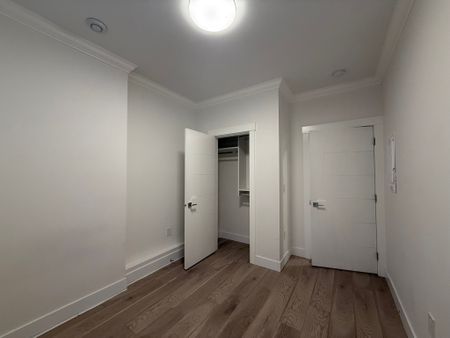 South Facing Ground Level Suite - 2 Beds/2 Bath - Utilities Included - Photo 3